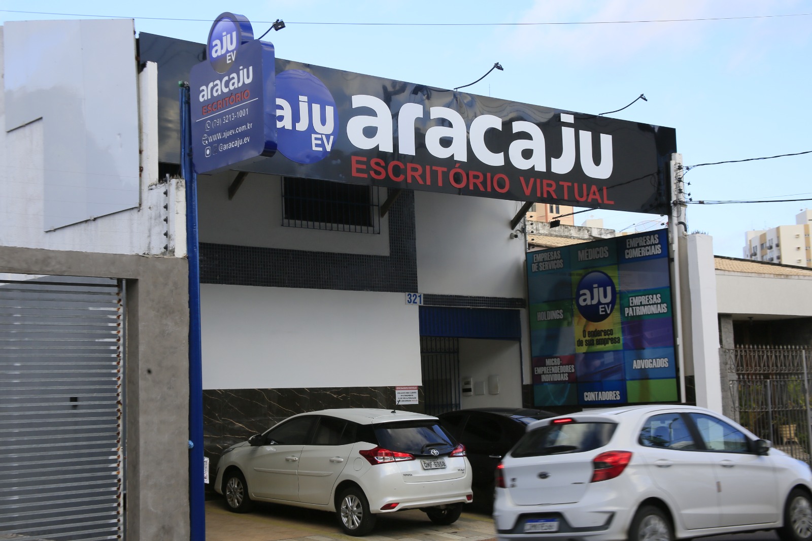 Fachada real da sede Aracaju Escritório Virtual, na Rua Guilhermino Rezende